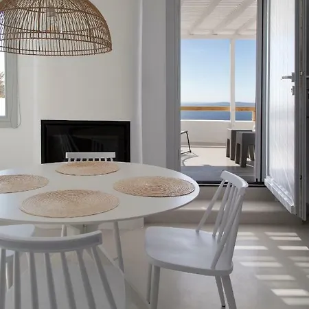 Biatriza's Summer Shelter