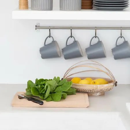 Biatriza's Summer Shelter Fanári